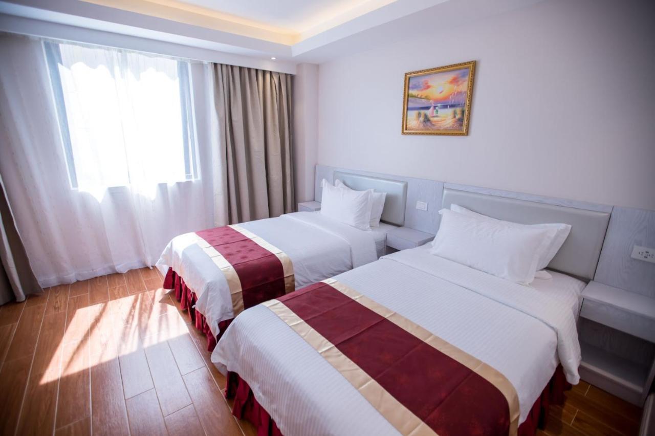 Hotel Americano Garapan Kültér fotó