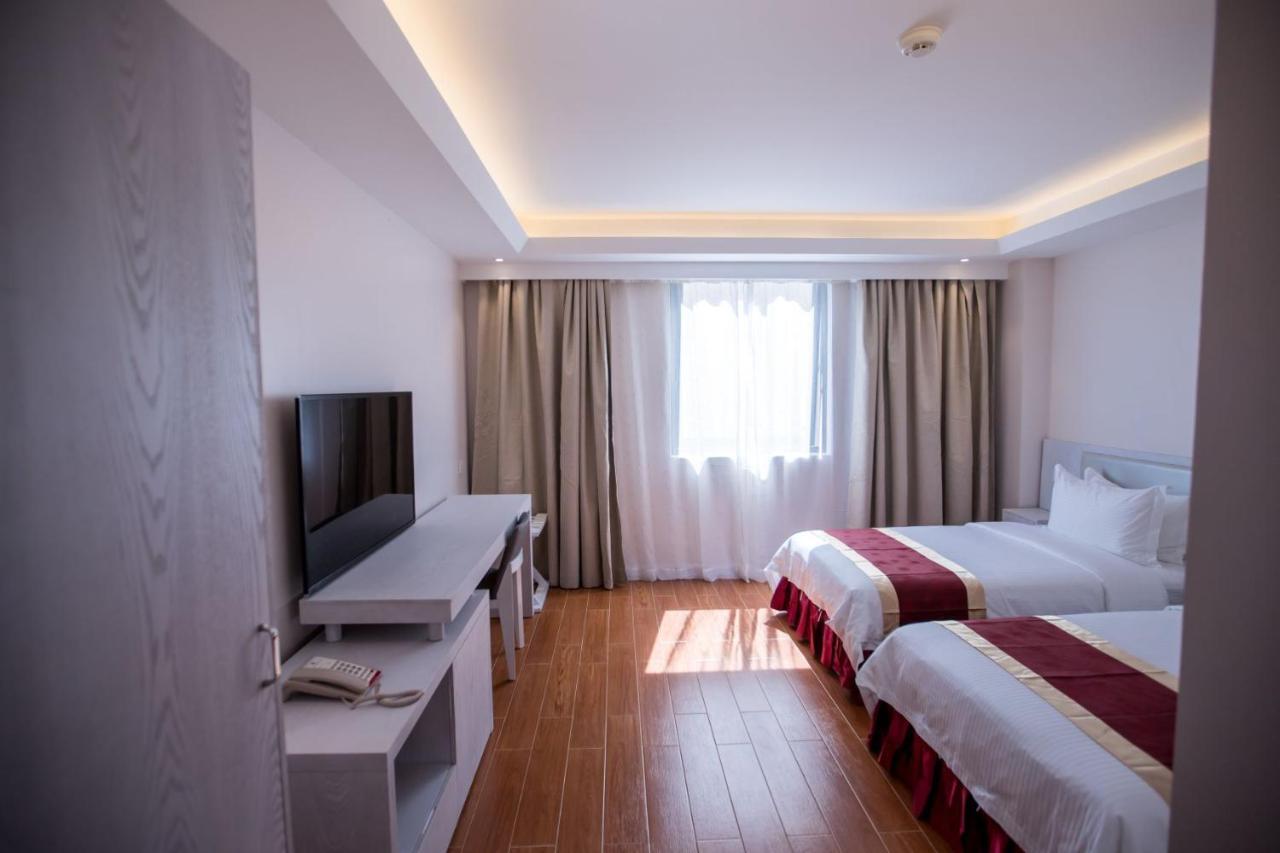 Hotel Americano Garapan Kültér fotó
