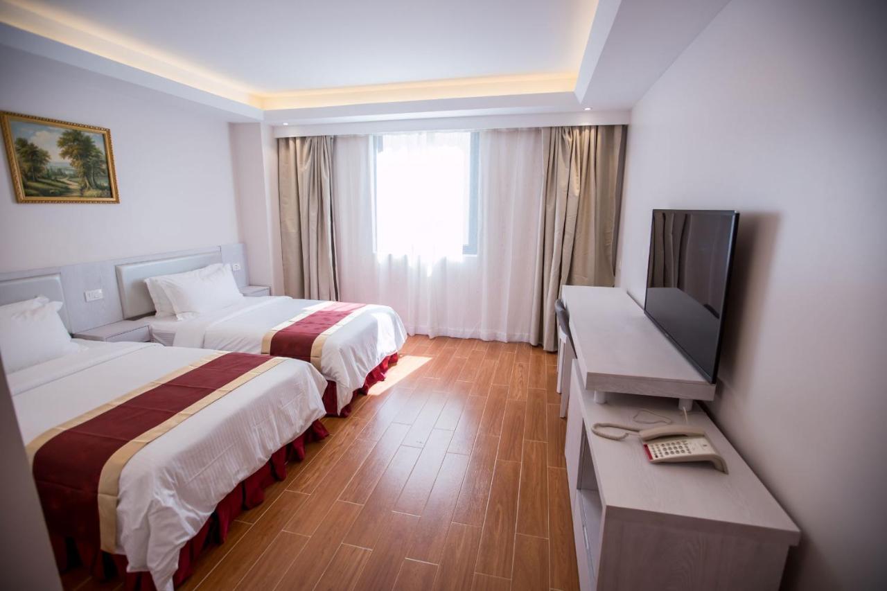 Hotel Americano Garapan Kültér fotó